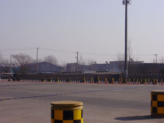 藁城西收费站安装路障